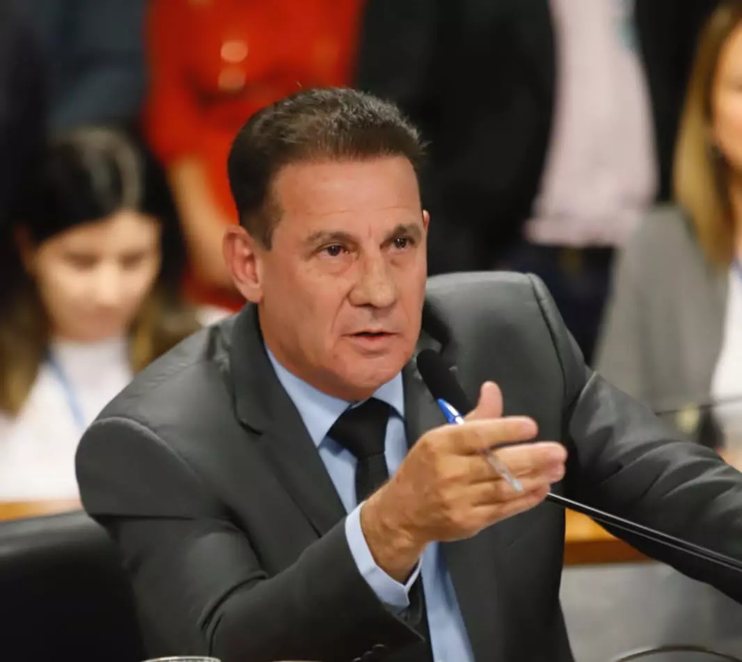 Vanderlan condia Sandro Mabel para auxiliar na elaboração de plano de governo.