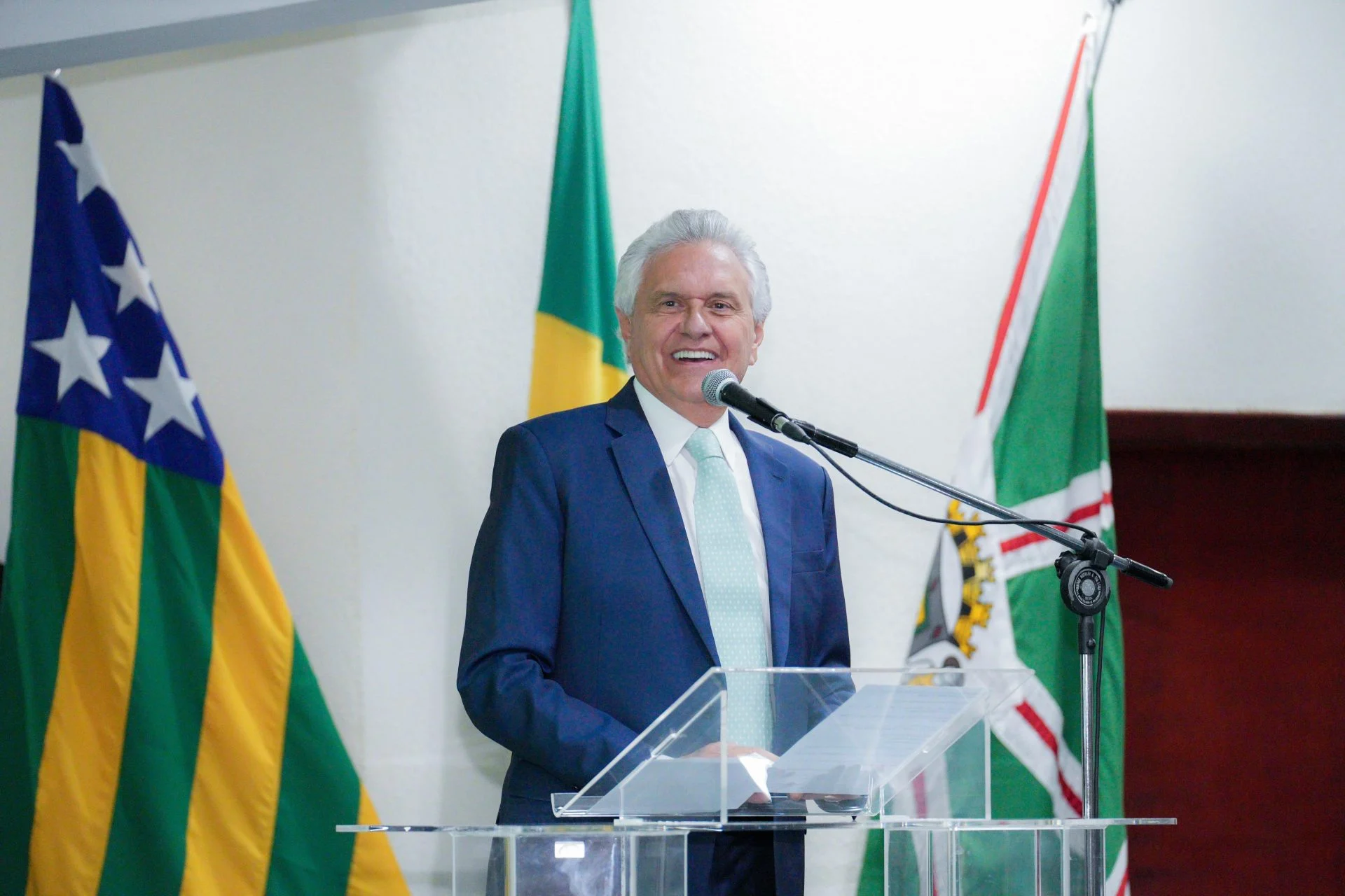 Caiado chega a 86% de aprovação em Goiás.