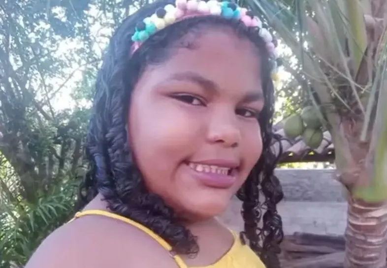 Menina de 11 anos morre com desafio de internet.
