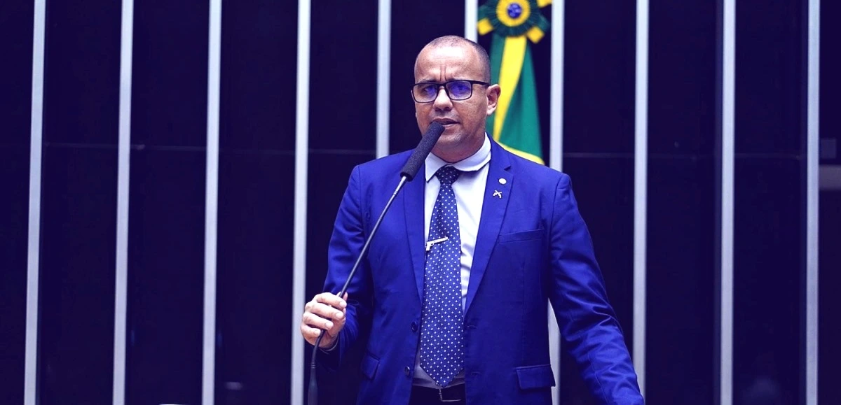 Deputado quer pena de morte para quem matar policiais