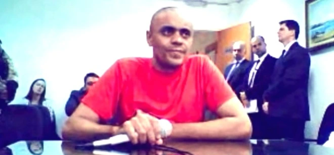 Você sabe como anda Adélio Bispo? A recente internação e cirurgia do ex-presidente Jair Bolsonaro reacendeu um forte debate nas redes sociais sobre a facada em Juiz de Fora (MG)
