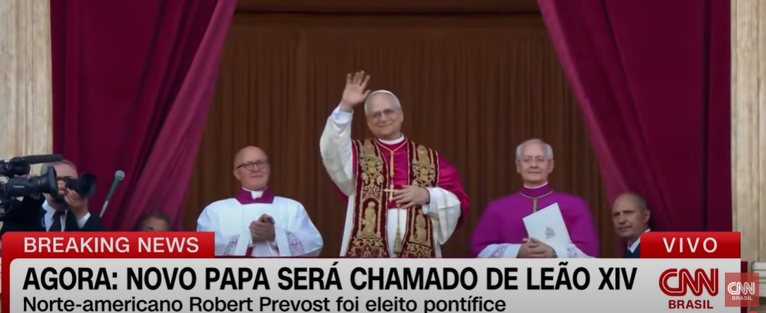 Mundo católico celebra a escolha de novo Papa e seu papado e aguardado como conciliador e capaz de fortalecer o catolicismo pelo planeta