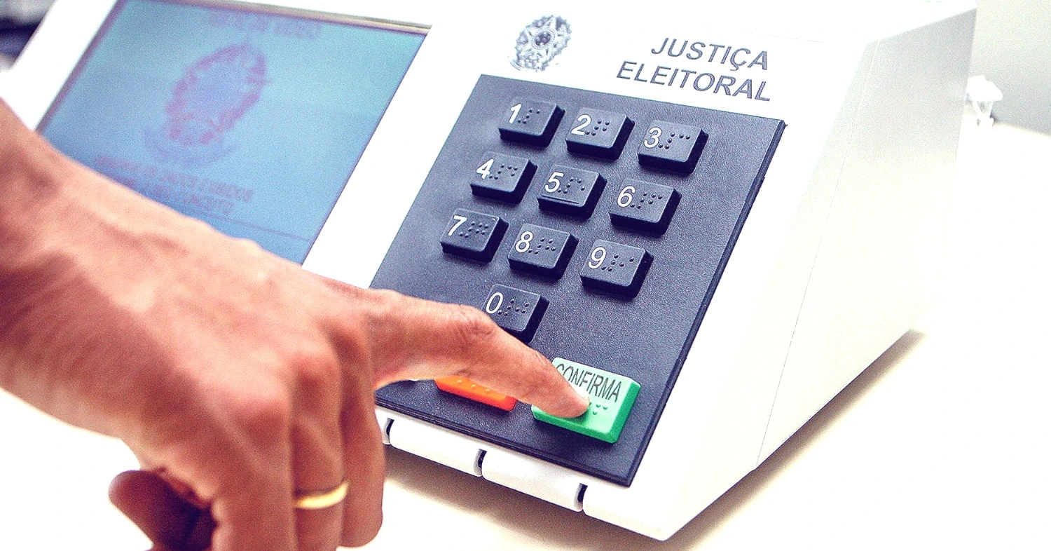 A proposta de PEC que põe fim à reeleição para cargos do executivo está avançando no Senado e pode ser votada no plenário na próxima semana