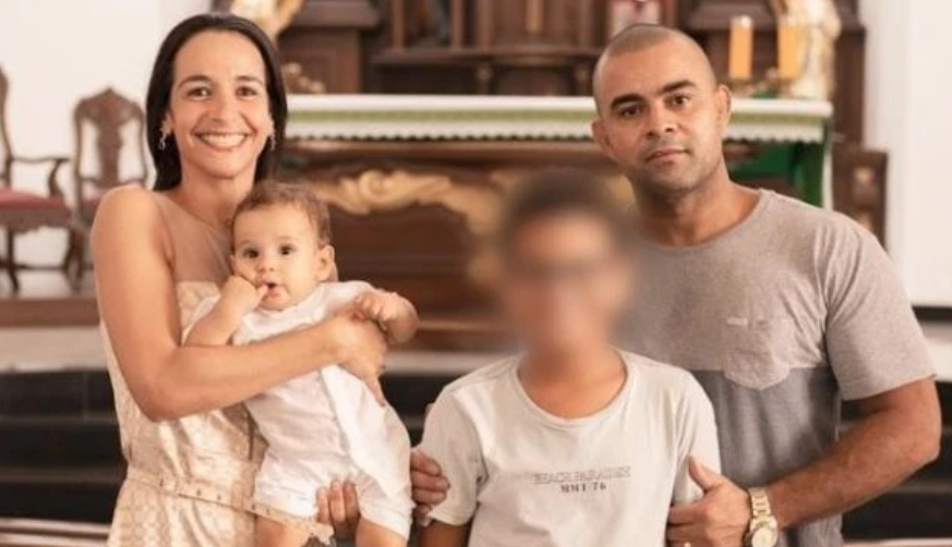 Um adolescente de 14 anos foi apreendido nesta quarta-feira (25), em Itaperuna (RJ), após confessar ter matado os pais e o irmão de 3 anos.