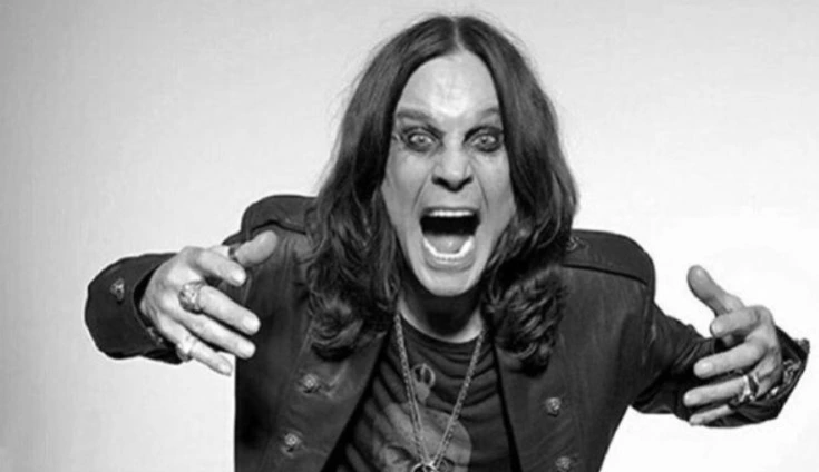 O cantor britânico Ozzy Osbourne, ícone do heavy metal e fundador do black Sabbath, morreu nesta manhã, aos 76 anos, poucos semanas depois de realizar um show de despedida em Birmingham, sua cidade natal.