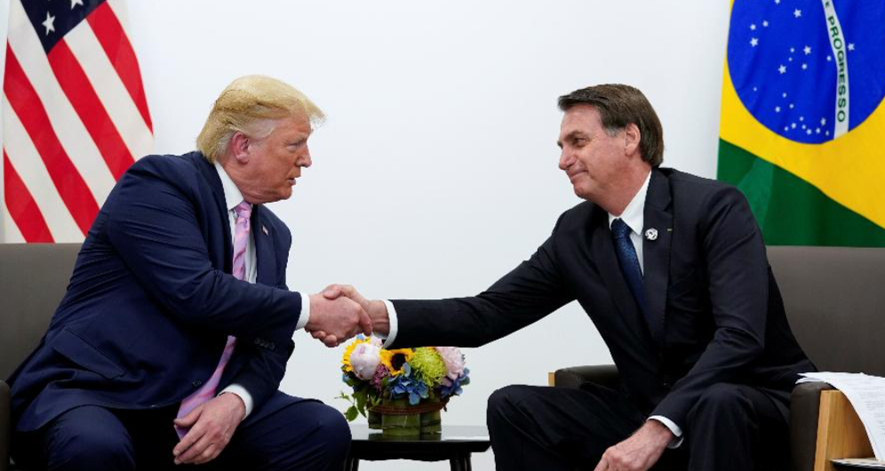 Pelo segundo dia seguido, o presidente dos Estados Unidos, Donald Trump, utilizou as redes sociais para defender o ex-presidente do Brasil, Jair Bolsonaro.