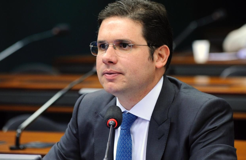 Deputados do PL, partido do ex-presidente Jair Bolsonaro, anunciaram que pedirão ao governo dos Estados Unidos que suspenda o visto do presidente da Câmara, Hugo Motta (Republicanos- PB).