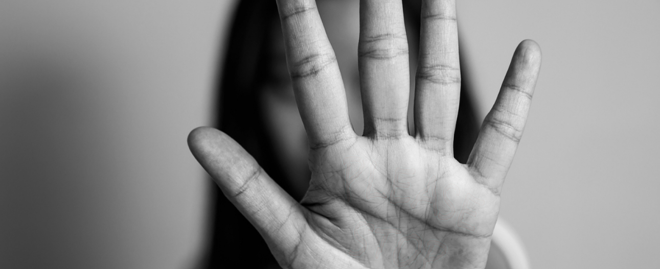 O Brasil registrou 87.545 vítimas de estupro e estupro de vulnerável em 2024, o maior número desde o início da série histórica, em 2011. O dado foi divulgado na 19ª edição do Anuário Brasileiro de Segurança Pública, revelando que uma pessoa é violentada sexualmente a cada seis minutos no país.