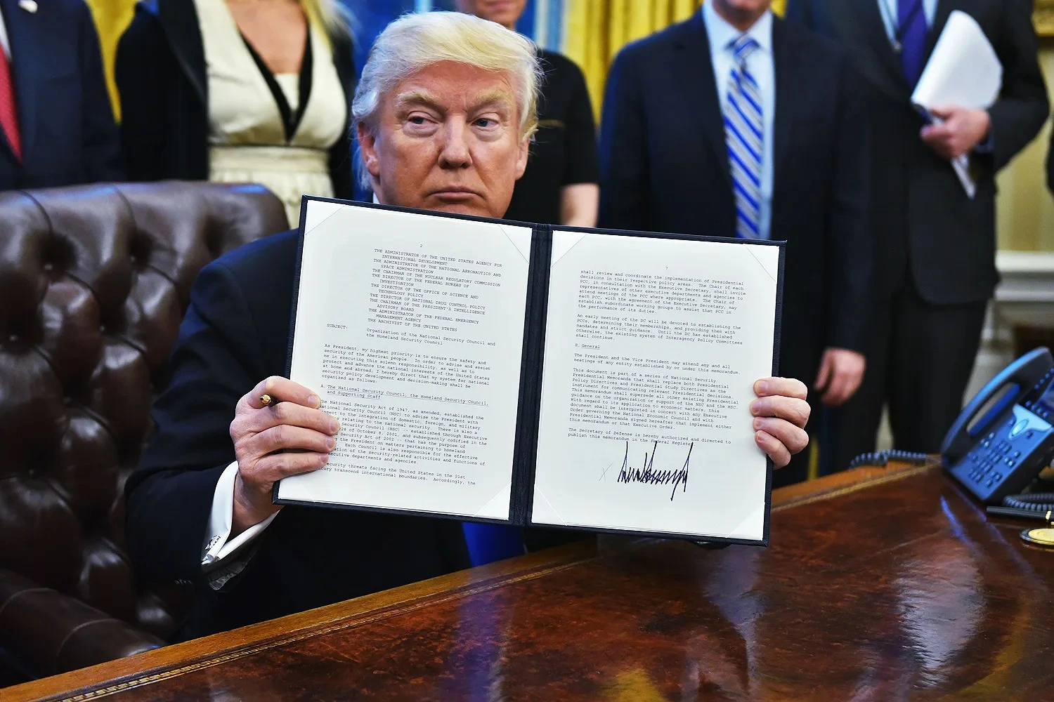 Entrou em vigor nesta quarta-feira (6) a tarifa de 50% imposta pelos Estados Unidos sobre produtos brasileiros. Brasil segue negociando a exclusão de alguns produtos das tarifas americanas.