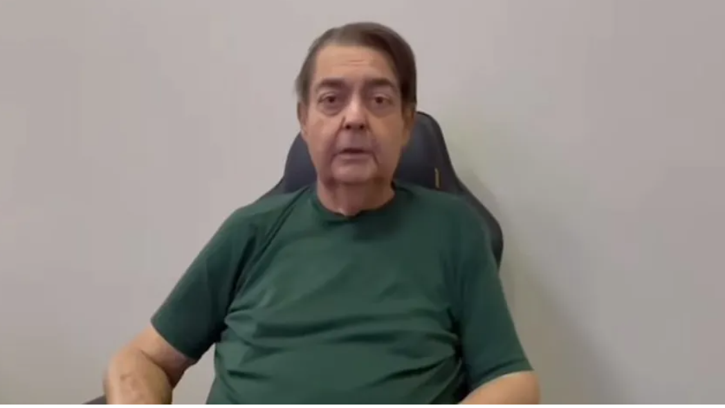 Fausto Silva, o Faustão, foi internado nesta quarta-feira (60 no Hospital Albert Einstein, em São Paulo, devido a uma infecção na perna. A informação foi confirmada pela assessoria da unidade médica.