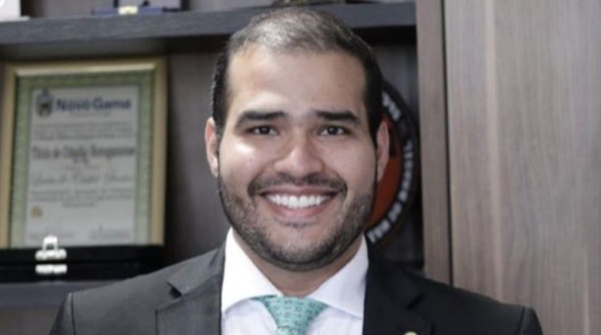 A Câmara Municipal de Goiânia aprovou o desarquivamento do Projeto de Lei nº 192/2025, de autoria do vereador Lucas Vergílio (MDB), que prevê a revogação integral da taxa da limpeza pública, conhecida como taxa do lixo.