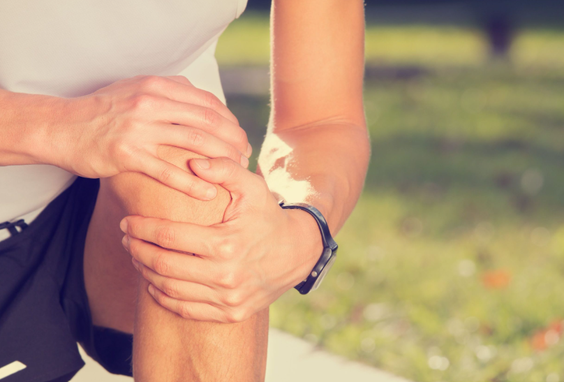 Apesar de recentes postagens nas redes sociais o apresentarem como novidade revolucionária de 2025, o chondrofiller já é utilizado desde 2023 em contextos clínicos.