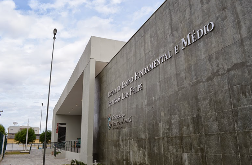 Um tiroteio na escola Estadual Luiz Felipe, no bairro Campos Velhos, em sobral (CE), deixou dois alunos mortos e três feridos na manhã desta quinta-feira (25).