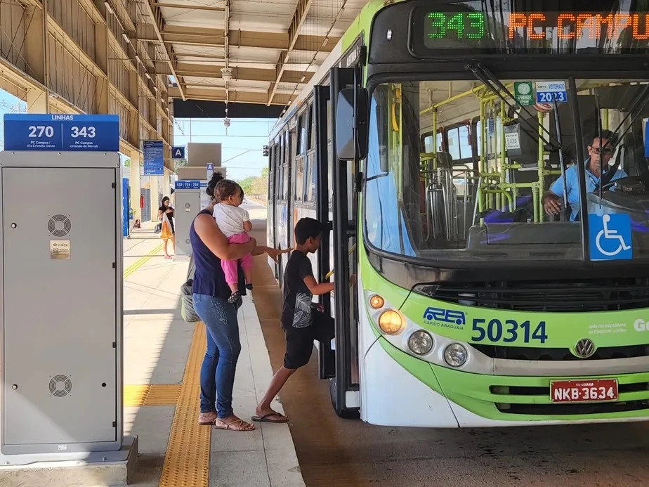 A Prefeitura de Goiânia destinou R$ 232 milhoes em subsídio ao transporte coletivo da Região Metropolitana em 2025. O valor inclui R$ 69 milhões de parcelas atrasadas da gestão anterior.