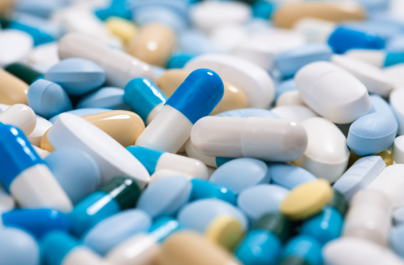 A Agência Nacional de Vigilância Sanitária (Anvisa) determinou, em 21.out.2025, a apreensão de dois lotes falsificados do medicamento oncológico Keytruda (100mg/4ml), usado no tratamento de diversos tipos de câncer.