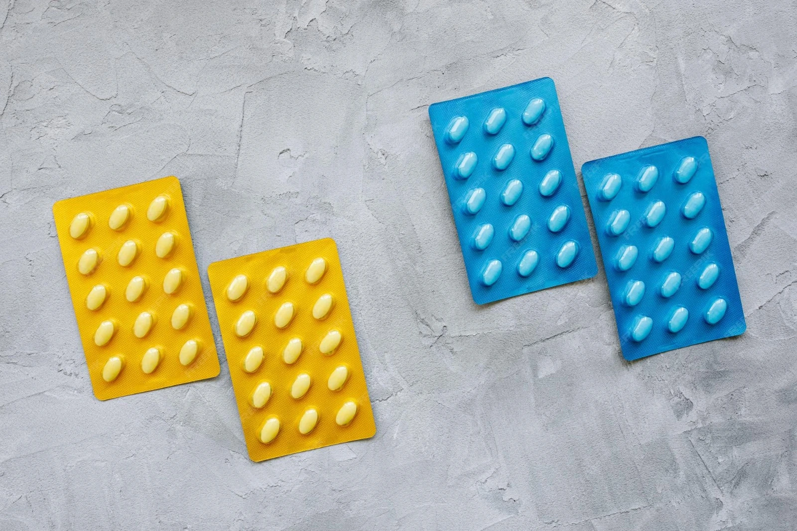 A defesa do ex-presidente Jair Bolsonaro atribuiu um apiódio de confusão mental e alucinação ao uso de pregabalina e sertralina. O caso reacendeu a dúvida: esses remédios realmente podem causar esse tipo de reação e quão comum isso é.