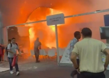 Um foco de incêndio atingiu a Blue Zone da COP30, em Belém (PA), na tarde desta quinta-feira, (20.nov.2025), e levou à evacuação da área que concentra as negociações oficiais entre delegações. Não há registo de feridos, segundo as autoridades.