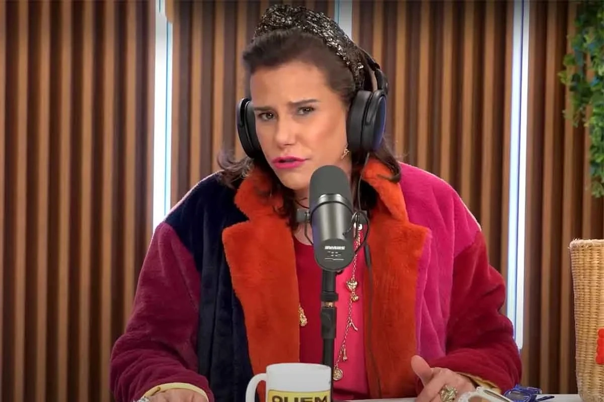 A socialite Narcisa Tamborindeguy fez criticas ao ex-marido José Bonifácio de Oliveira Junior, o Boninho, durante entrevista ao programa de Frente com Bloguerinha, exibido pela Dia Tv em 10.nov.2025