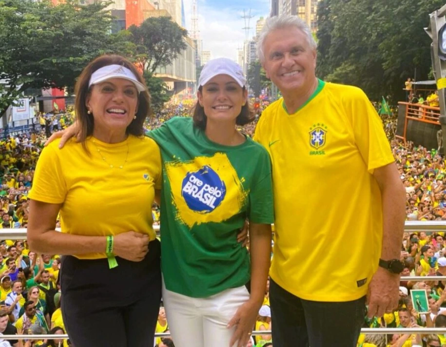 Em uma das regiões mais conservadoras do país, o Centro-Oeste deve consolidar novamente a força da direita nas eleições de 2026. O governador Ronaldo caiado (UB) e a ex-primeira dama Michelle Bolsonaro (PL) lideram as articulações na região.