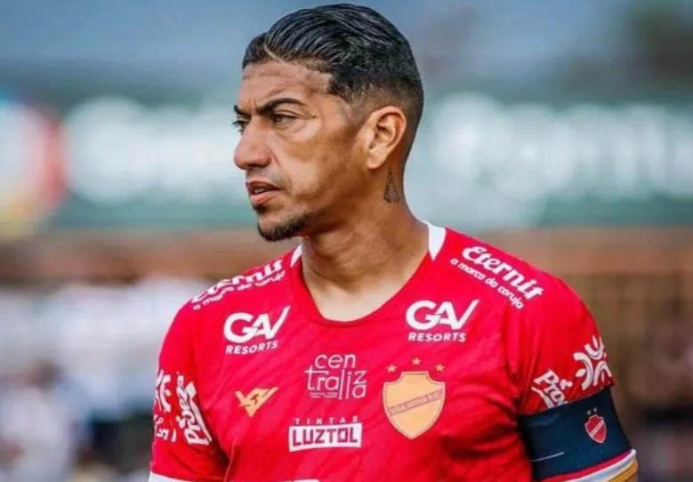 O Vila Nova encerra a temporada 2025 nesta quarta-feira (19), as 19:30, no OBA, contra o Volta Redonda, em uma partida de marca também a despedida do volante e capitão Ralf, um dos principais nomes recentes da história colorada.