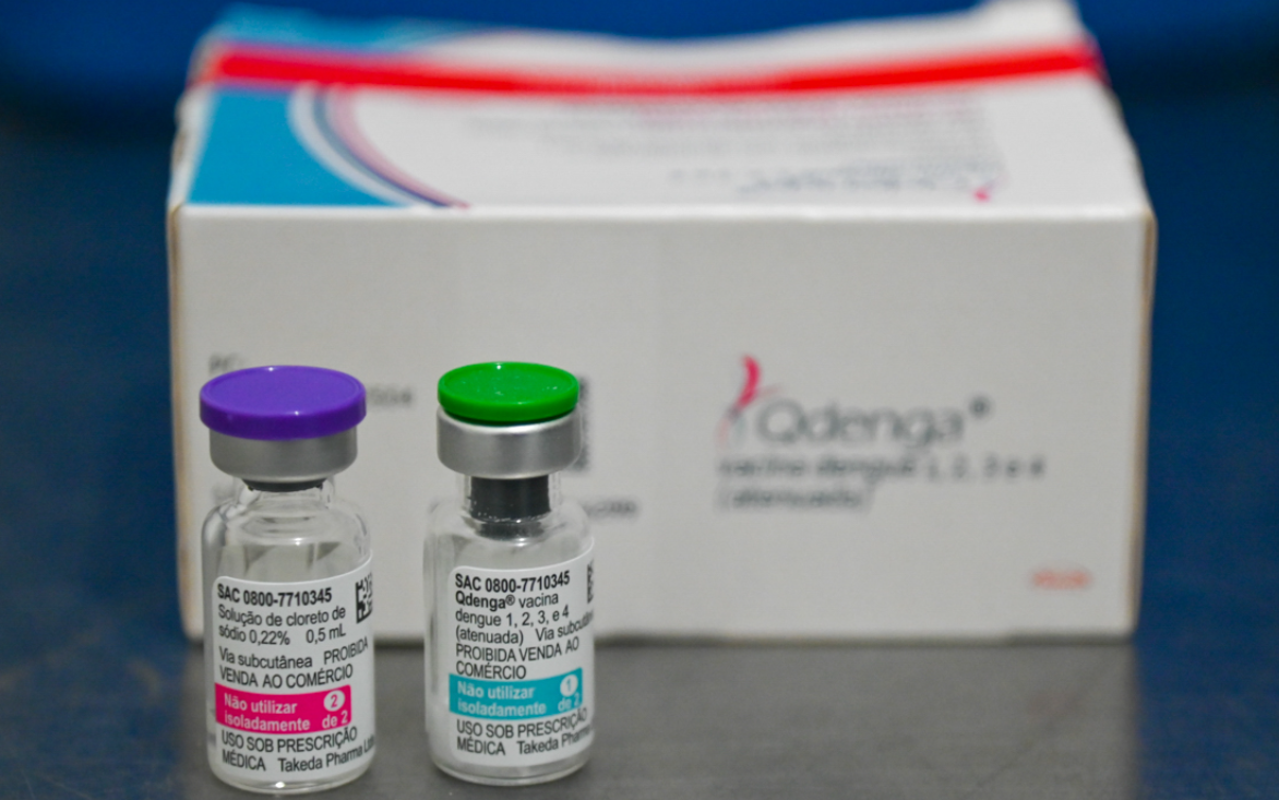 O ministro da saúde, Alexandre Padilha, afirmou em 3.nov.2025, em Brasília, que a Anvisa deve aprovar até dezembro o uso da primeira vacina 100% nacional contra a dengue, desenvolvida pelo Instituto Butantan.