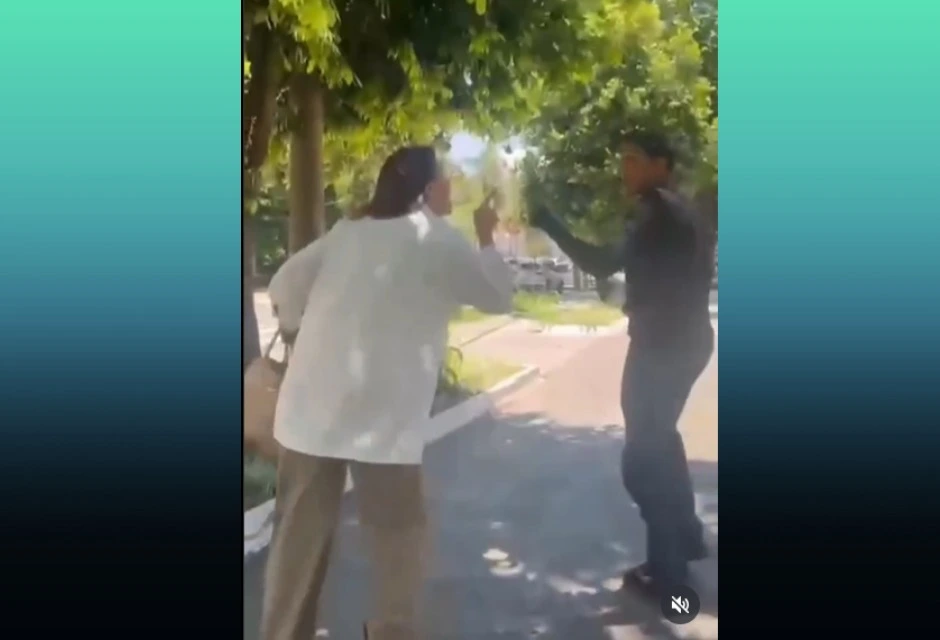 Um entregador por aplicativo foi agredido por uma cliente durante uma entrega em frente ao Tribunal de Justiça de Goiás, na Avenida Assis Chateaubriand, em Goiânia. O caso grande repercussão após vídeo circular nas redes sociais.