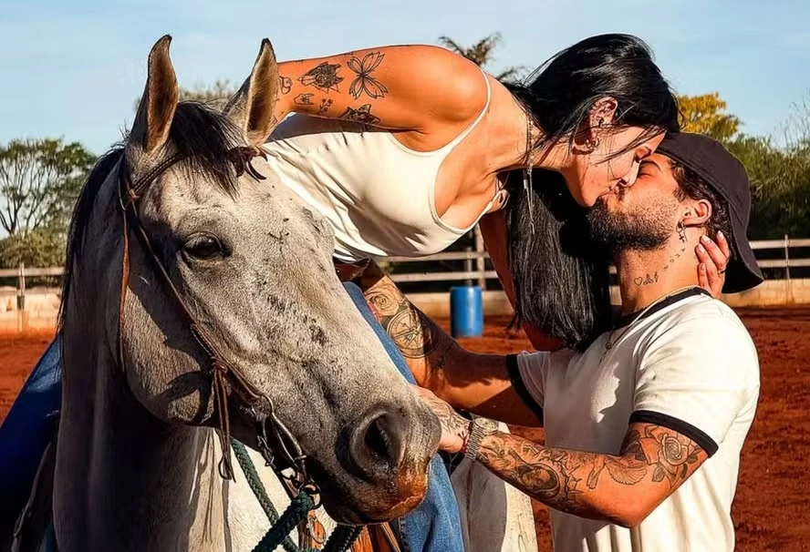 O cantor Zé Felipe, 26 anos, publicou neste domingo 916.nov.2025) uma homenagem de aniversário para a namorada, a cantora Ana Castela, que completou 22 anos.