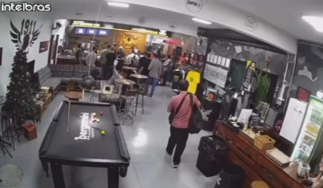 Um homem de 51 anos morreu após ser atingido por um disparo descrito com acidental em um clube de tiro no bairro do Mandaqui, na zona norte de São Paulo, na noite de 16.dez.2025, segundo o registro policial.