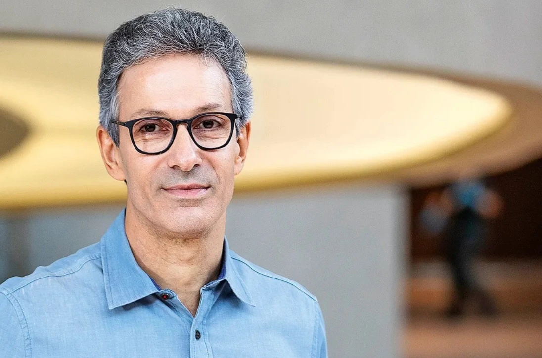 Levantamento da Doxa me MG indica Lula com 39% e Zema com 15|% no 1º turno simulado. O recorte importa porque Minas costuma ser decisiva na eleição nacional.