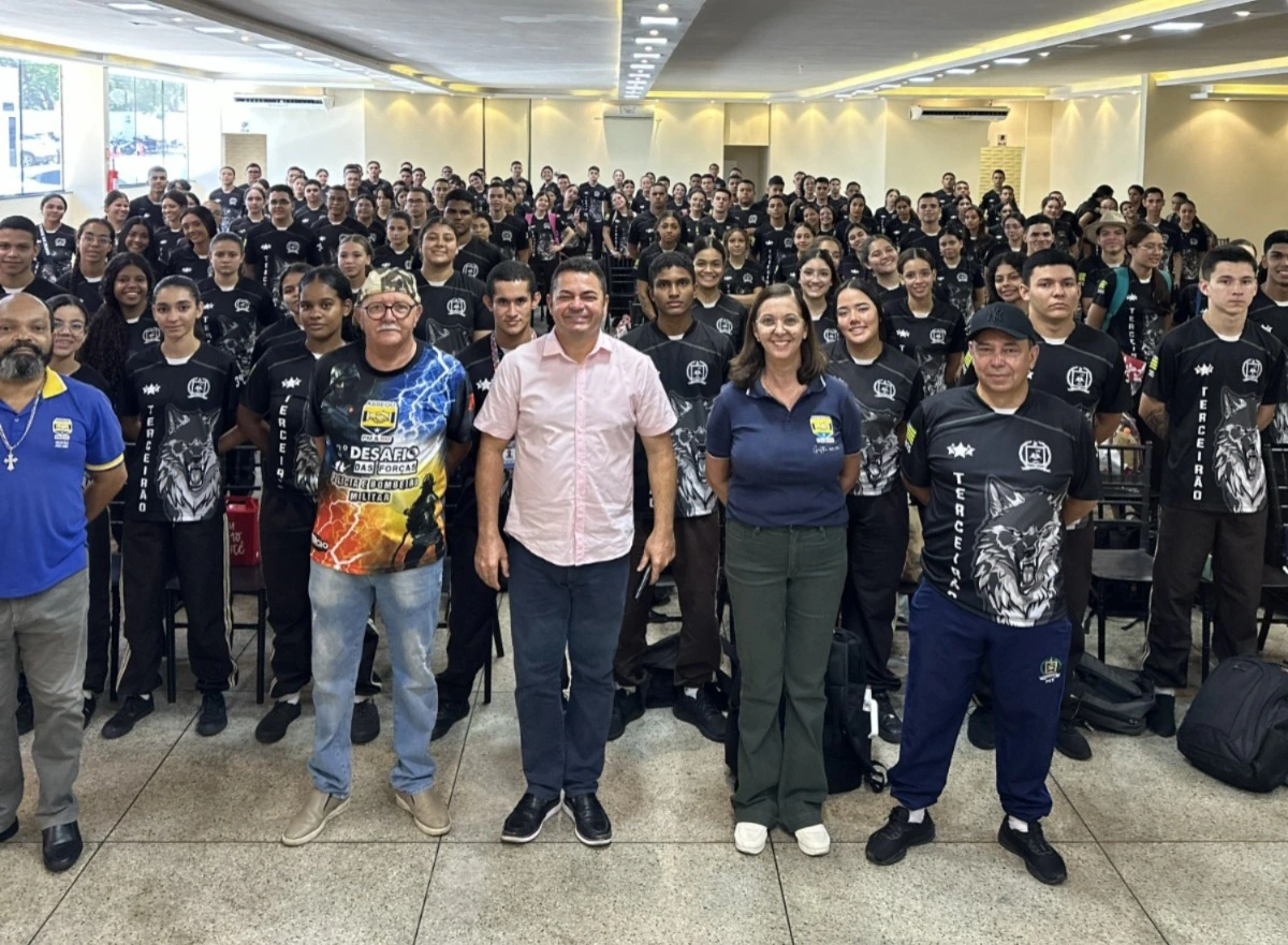 A Associação dos Subtenentes e Sargento do Estado de Goiás (assego) recebeu cerca de 1.350 alunos de colégios militares e escolas municipais da grande Goiânia, em visita institucional que marca o início de 2026.