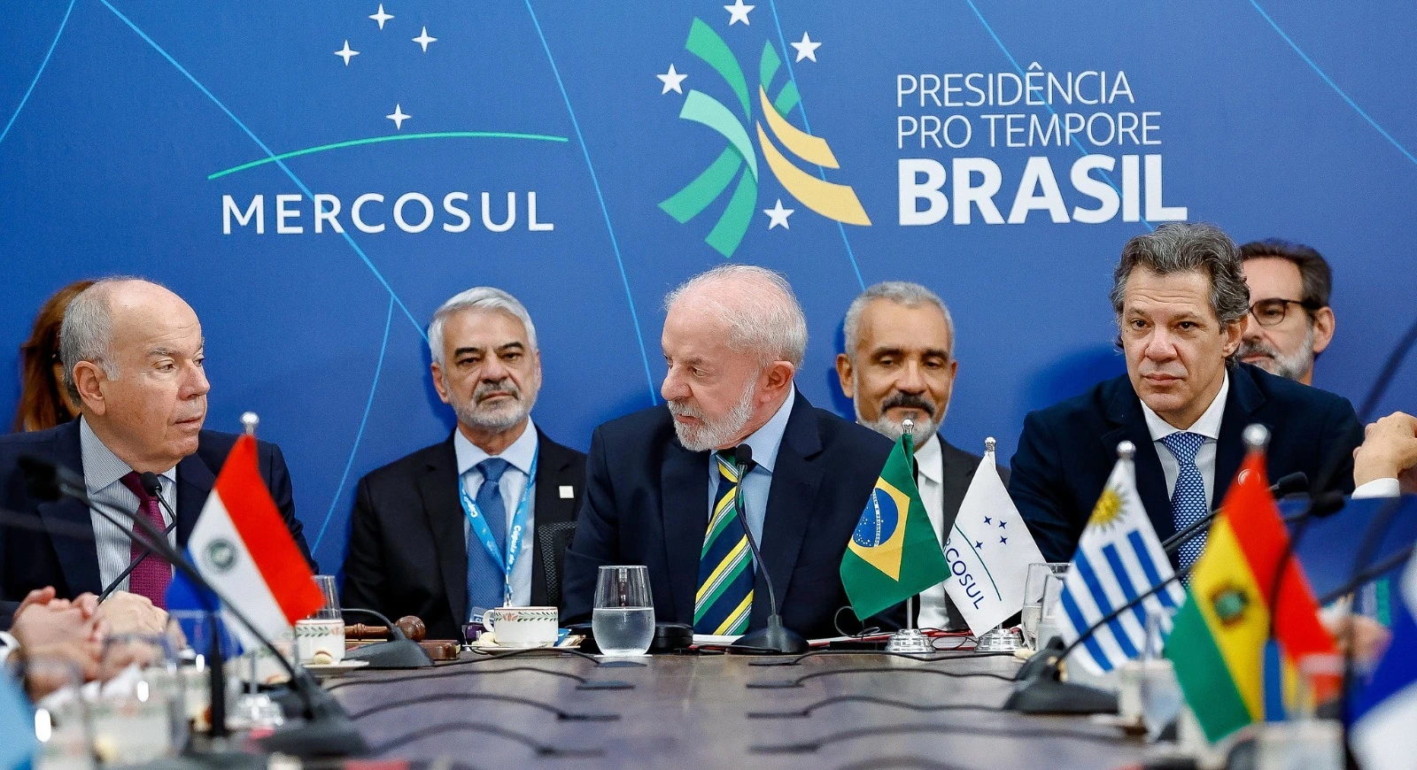 Ao citar risco de intervenção armada na Venezuela, Lula aponta um efeito direto: pressão na fronteira, na economia e na diplomacia brasileira.