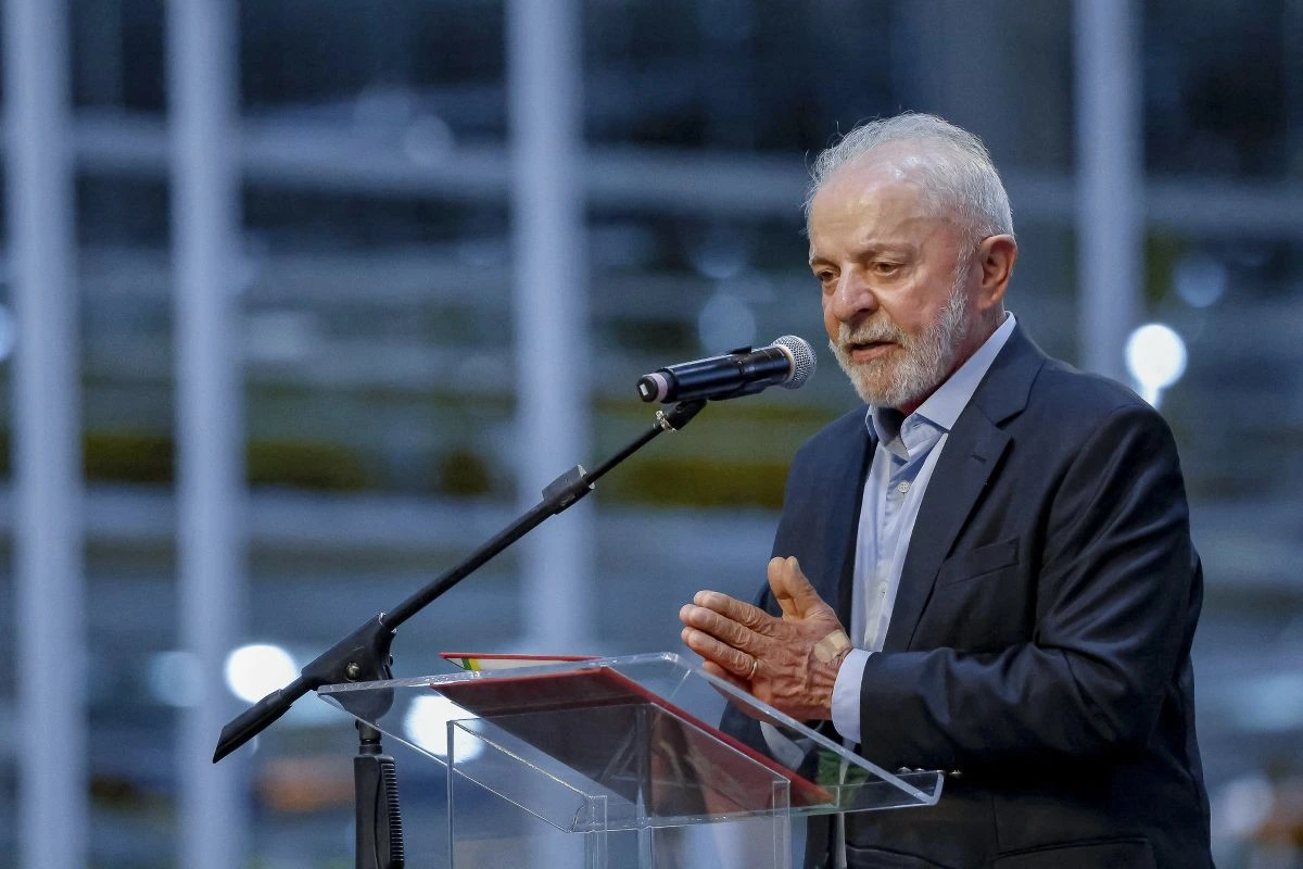 Lula repudiou neste sábado (3) a ofensiva anunciada por Donald Trump e disse que bombardeios em território venezuelano e suposta captura do presidente Nicolás Maduro 