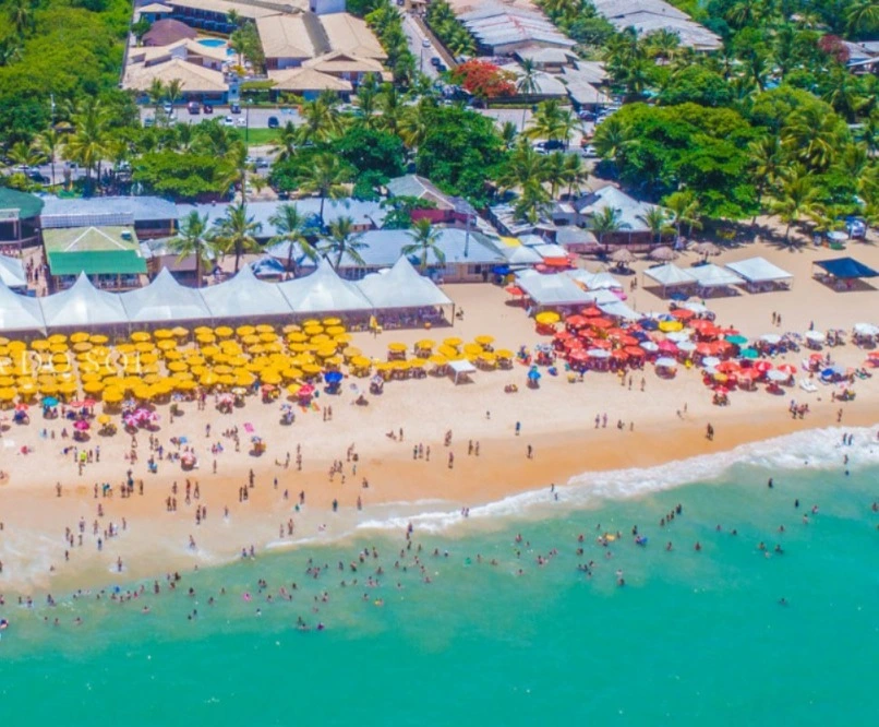 Após o caso em porto de Galinhas (27.dez), cresecem relatos de cobrança abusiva, venda casada e golpes em praias famosas. Além do prejuízo, isso afeta a segurança e a reputação do turismo.