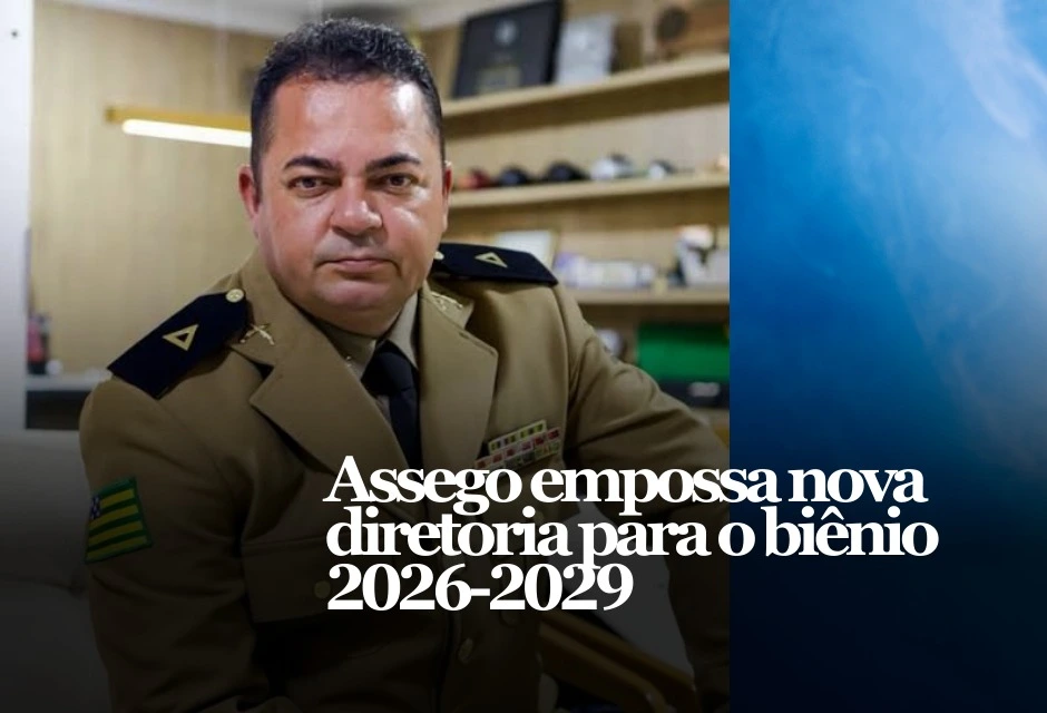 A Associação dos Subtenentes e Sargentos da Polícia Militar e do Corpo de Bombeiros Militar do Estado de Goiás (Assego) realiza, nesta sexta-feira (9), a solenidade de posse da nova diretoria que irá conduzir a entidade no quadriênio 2026–2029. O evento marca também as comemorações pelos 70 anos de fundação da Assego. O Subtenente PM Sérgio assume a presidência da entidade, reforçando o compromisso com a valorização dos praças, a defesa dos direitos da categoria e o fortalecimento institucional da associação, que é uma das mais tradicionais representações classistas da segurança pública goiana. A solenidade será realizada às 19 horas, na sede da Assego, localizada na Rua 87, no Setor Sul, em Goiânia, e deve reunir autoridades civis e militares, representantes de entidades de classe, associados e convidados. Durante o evento, a nova diretoria será oficialmente apresentada, simbolizando a continuidade do trabalho em prol da união, do respeito e da representatividade dos subtenentes e sargentos da Polícia Militar e do Corpo de Bombeiros. Com sete décadas de história, a Assego se consolidou como uma referência na luta por melhores condições de trabalho, reconhecimento profissional e diálogo permanente com os poderes constituídos.