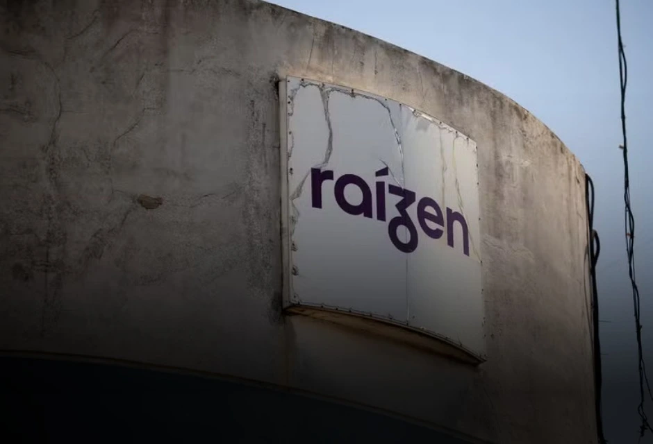 A reestruturação da dívida da Raízen virou tema central no setor: por trás do etanol, há uma empresa que também sustenta parte da logística de combustíveis do país.