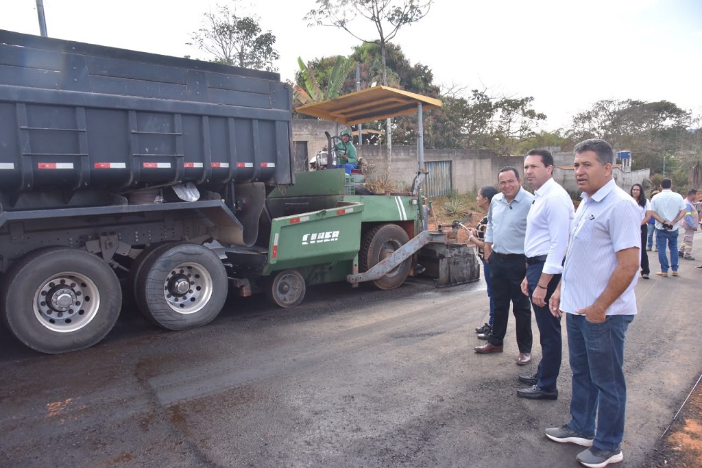 Aparecida avança com obras de pavimentação em diversos bairros
