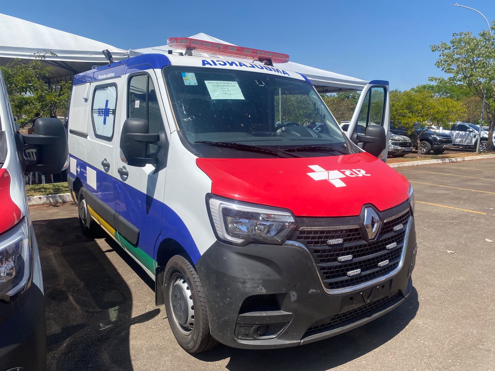 Aparecida de Goiânia recebe nova ambulância para transporte de pacientes