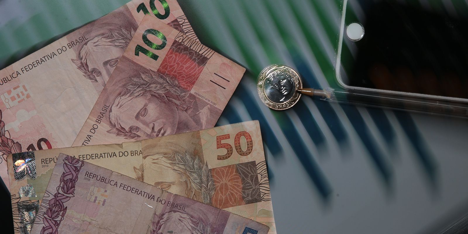 Copom reduz Selic para 13,75% em meio à desaceleração econômica