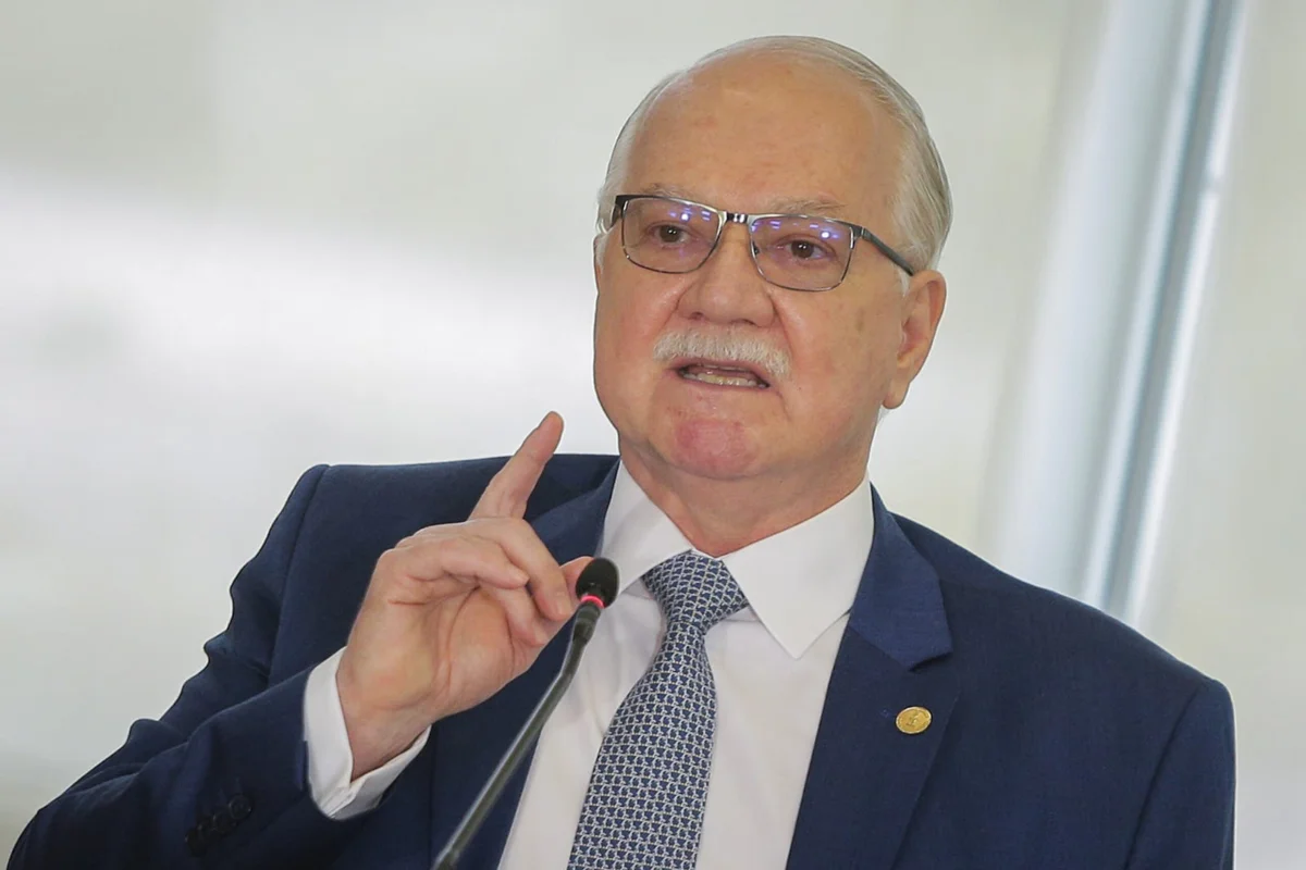 Fachin suspende decisões sobre comando da Polícia Federal e critica ações monocráticas