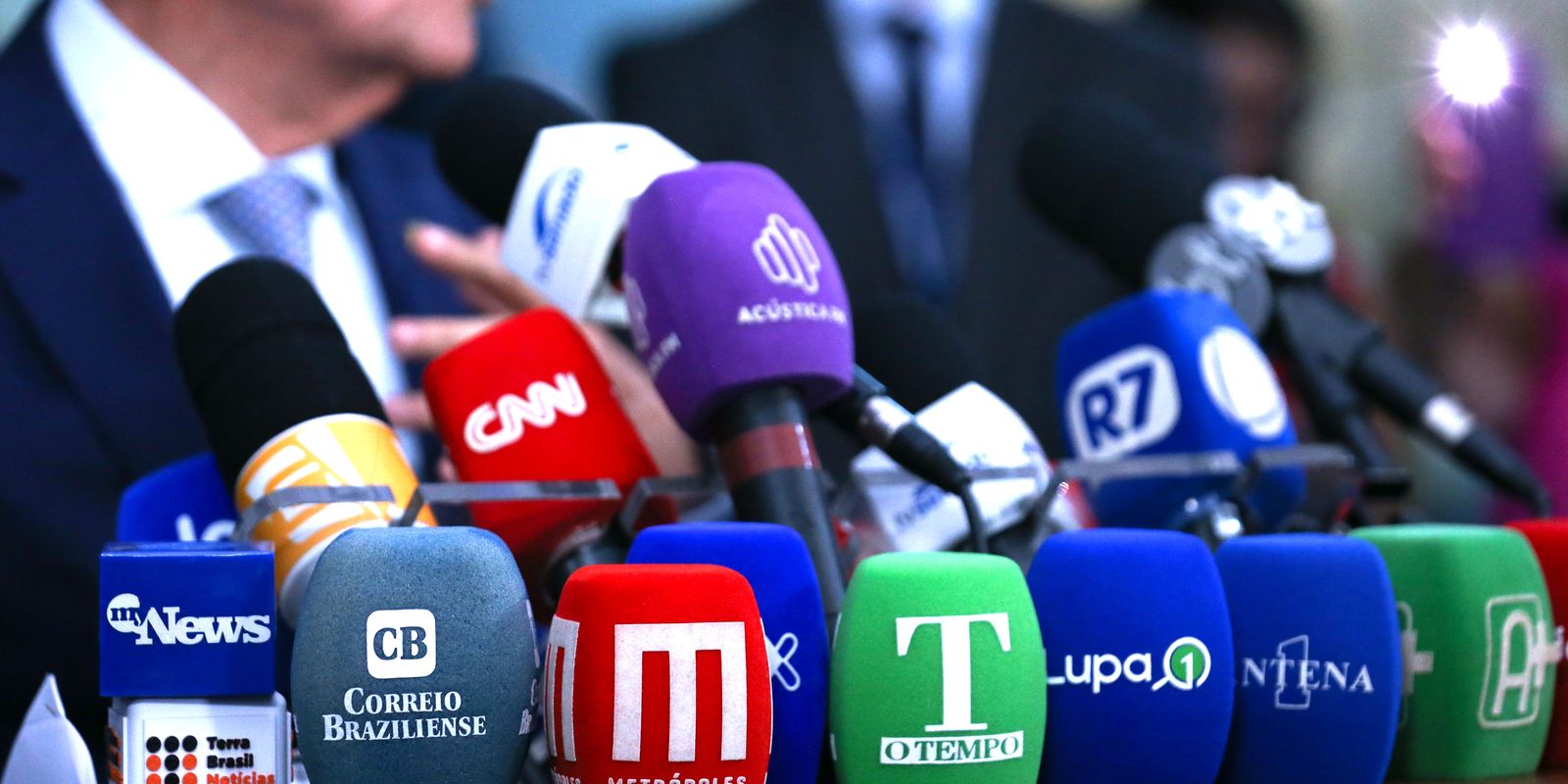 Fenaj envia cartas aos candidatos à presidência e ao Congresso com reivindicações para jornalistas