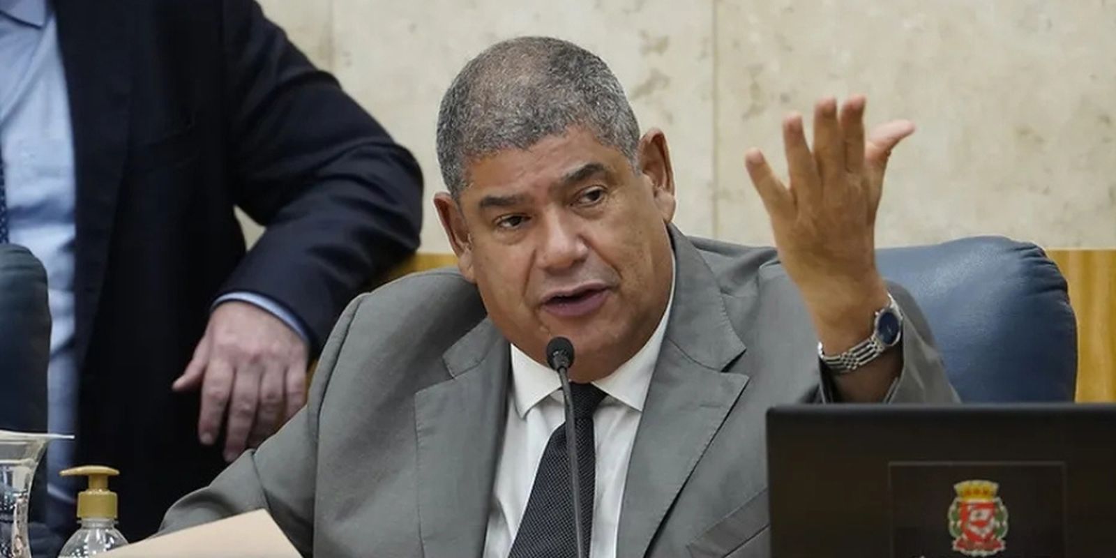 Milton Leite se entrega à polícia após investigação sobre o PCC