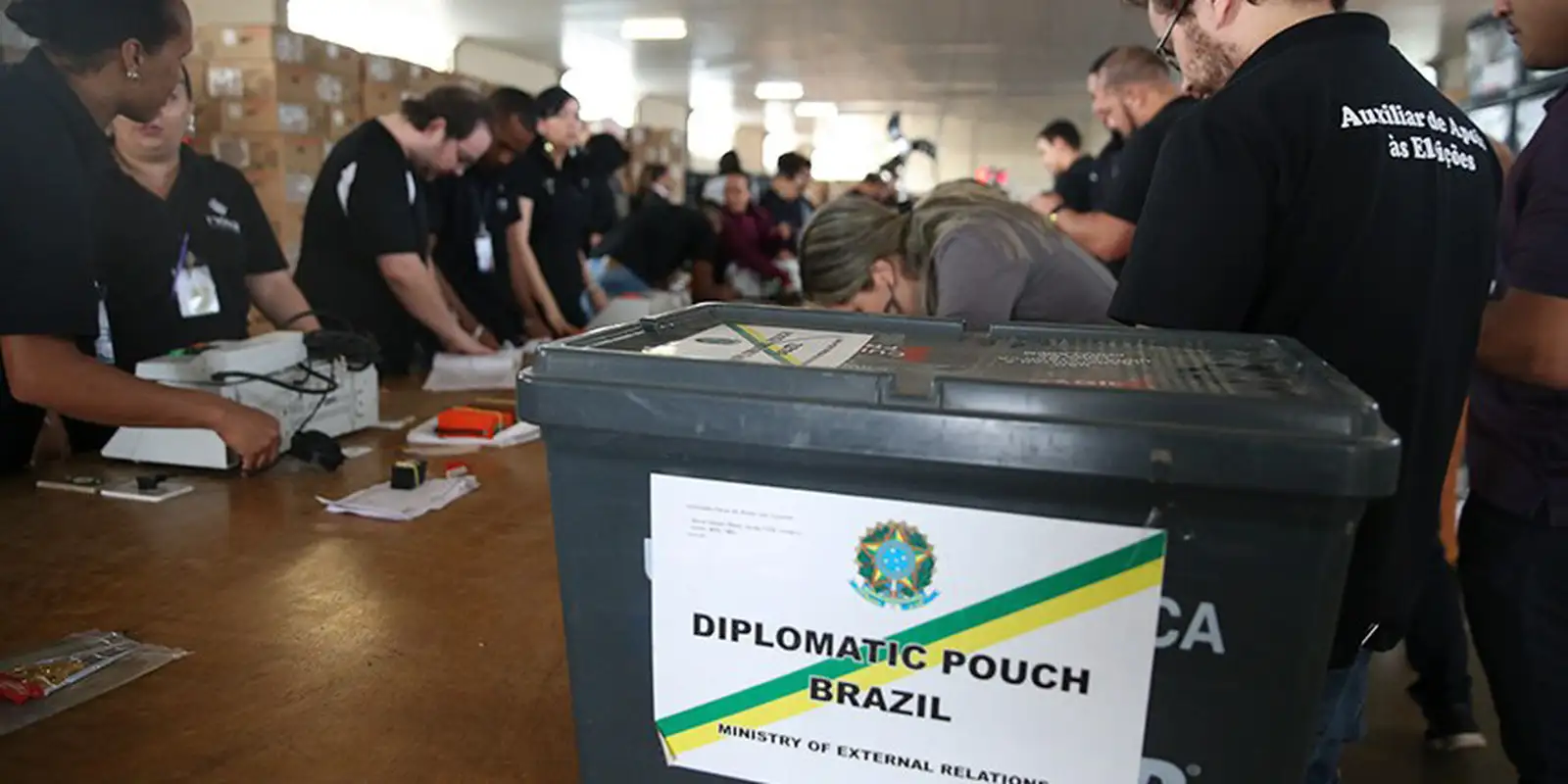 Quase um milhão de brasileiros no exterior poderão participar das eleições de 2026