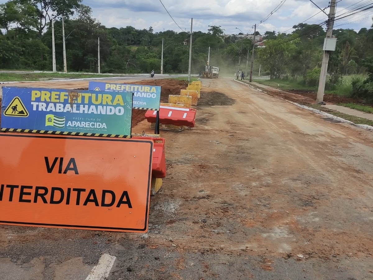 Aparecida de Goiânia realiza recuperação rápida de erosão em avenida