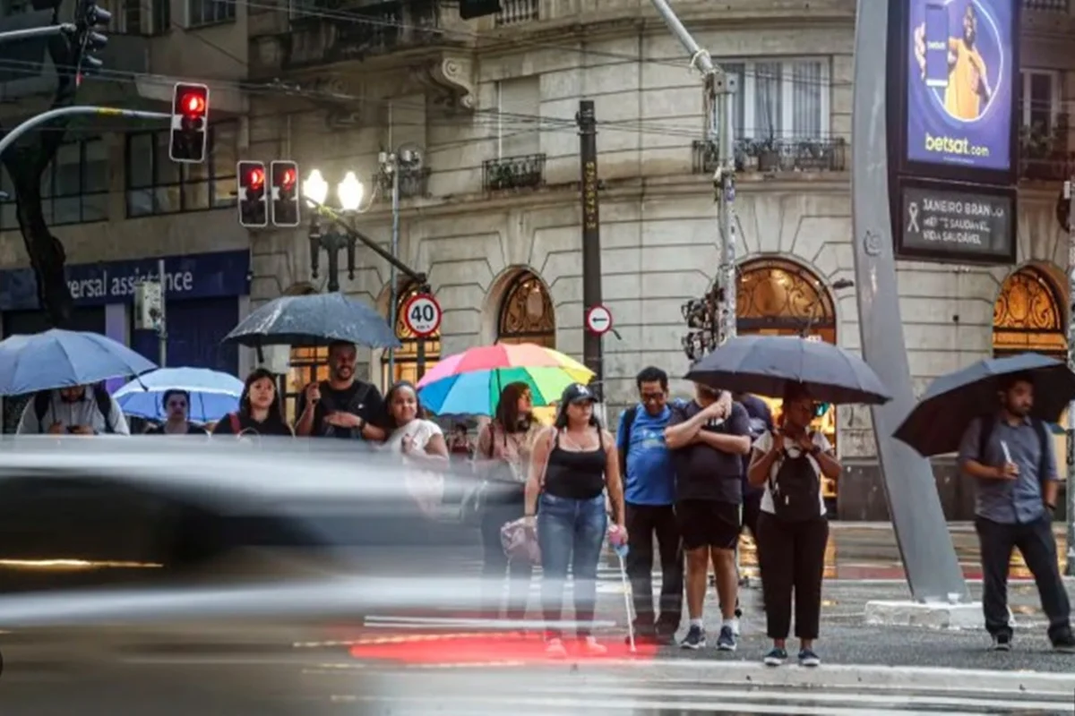 Calor predomina no Sudeste enquanto Sul enfrenta riscos de temporais nesta sexta-feira