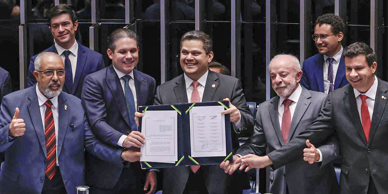 Congresso aprova emenda que substitui escala 6x1 pela 5x2