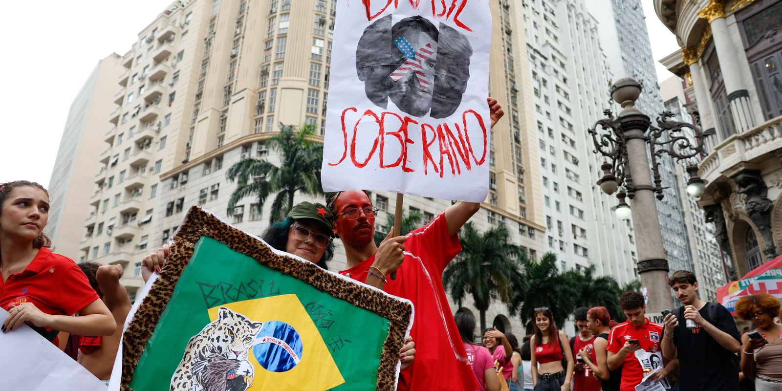 Estudantes realizam manifestação no Rio em apoio a Lula nas eleições de 2026
