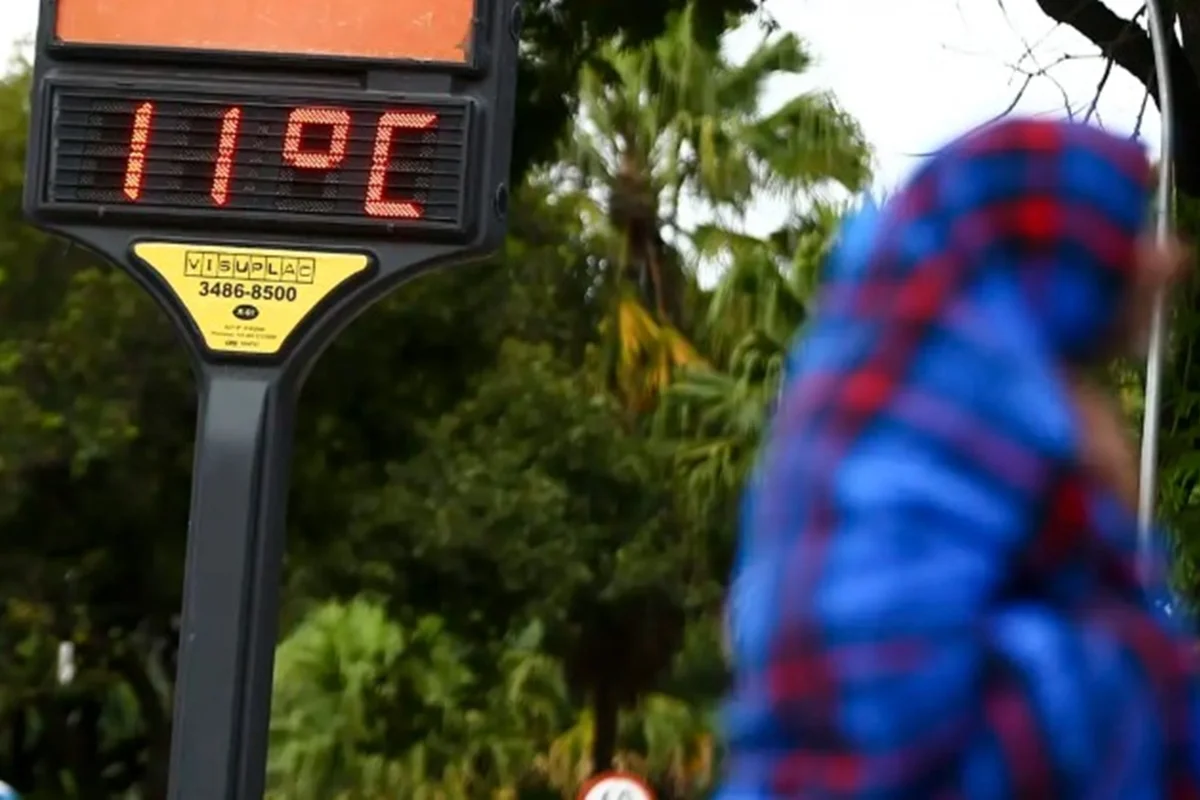 Frente fria provoca queda de temperatura no Sul e chuvas no Sudeste