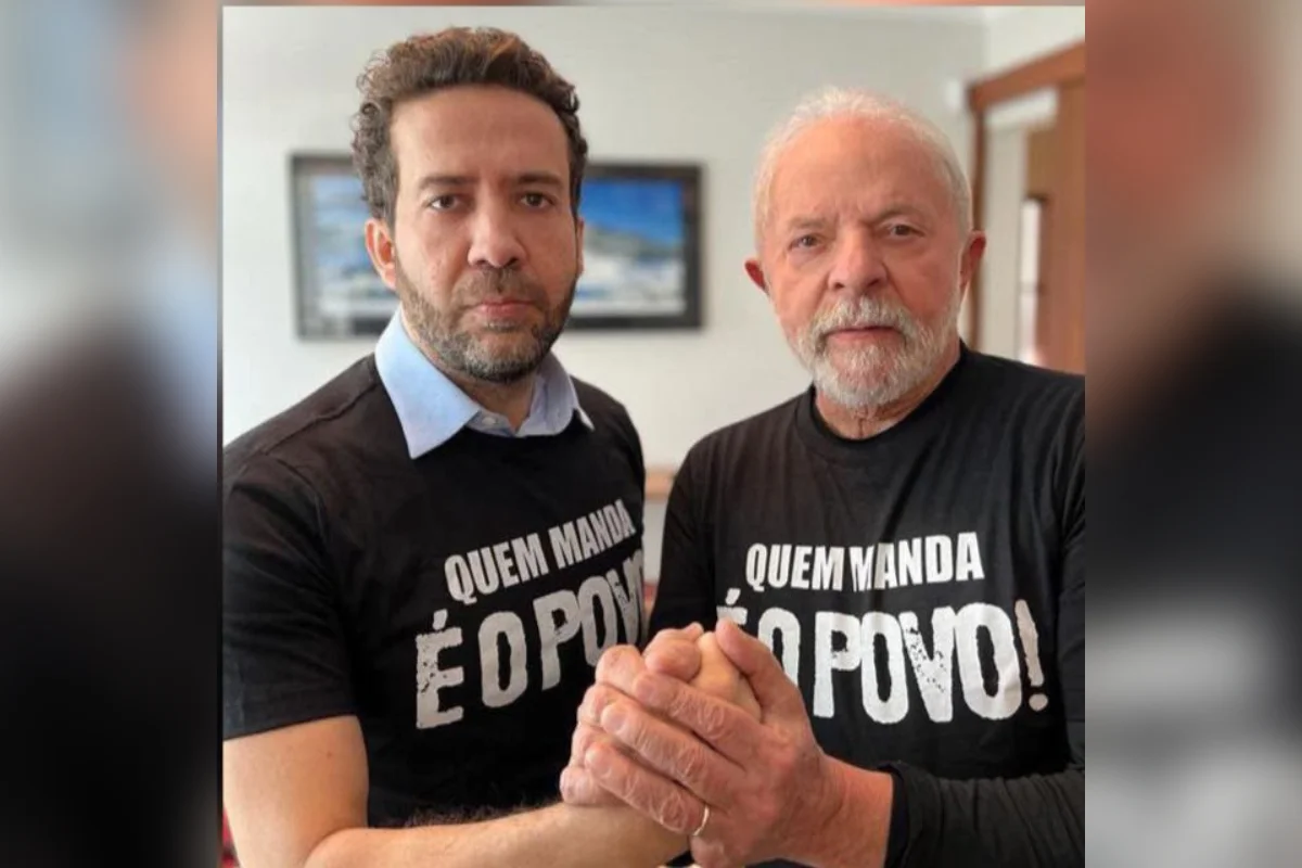 Janones critica TSE por suspensão do canal 