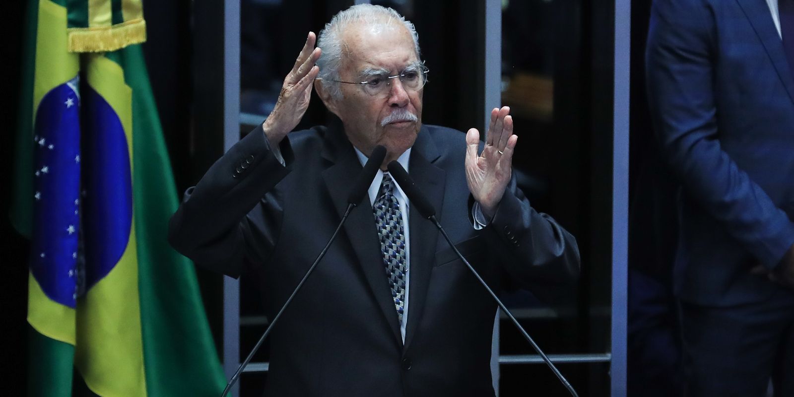 José Sarney é internado em UTI após cirurgia abdominal