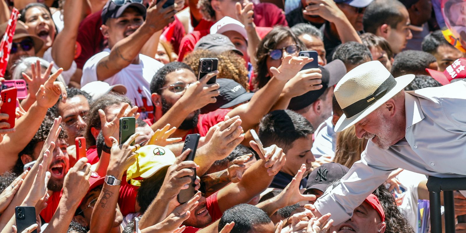 Kassio Nunes Marques parabeniza Lula pela reeleição em ligação